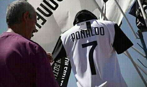 Officiel Cristiano Ronaldo A Signé à La Juventus De Turin